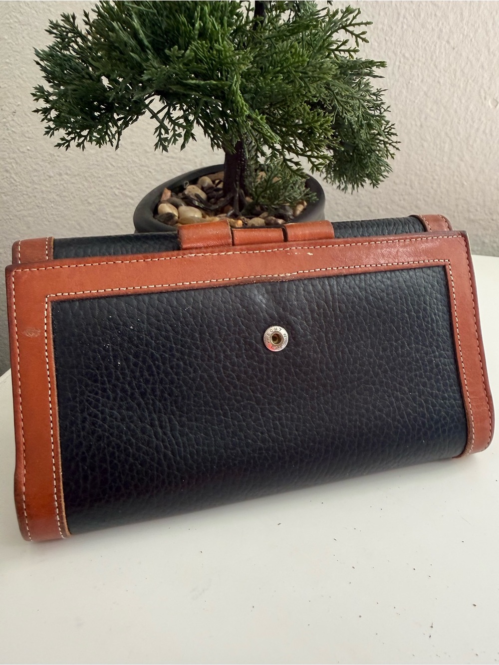 Dooney & Bourke Vintage Black and Brown Pebbled Leather Clutch Wallet - Picture 8 of 11